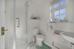 Shower room- click for photo gallery